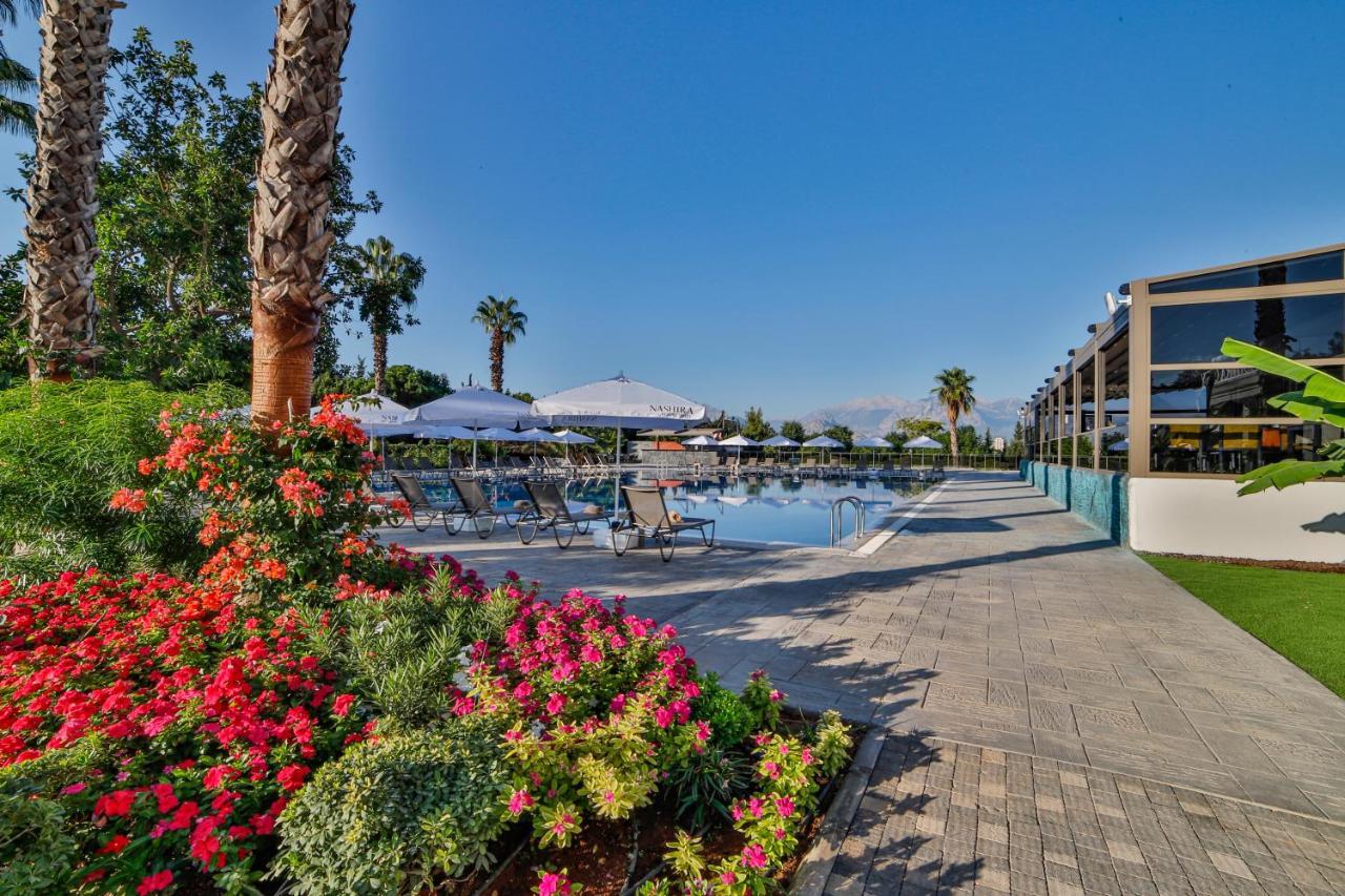 Nashira City Resort Hotel Antalya Exteriör bild