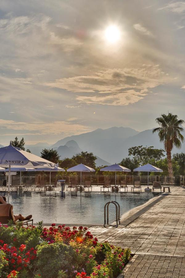 Nashira City Resort Hotel Antalya Exteriör bild