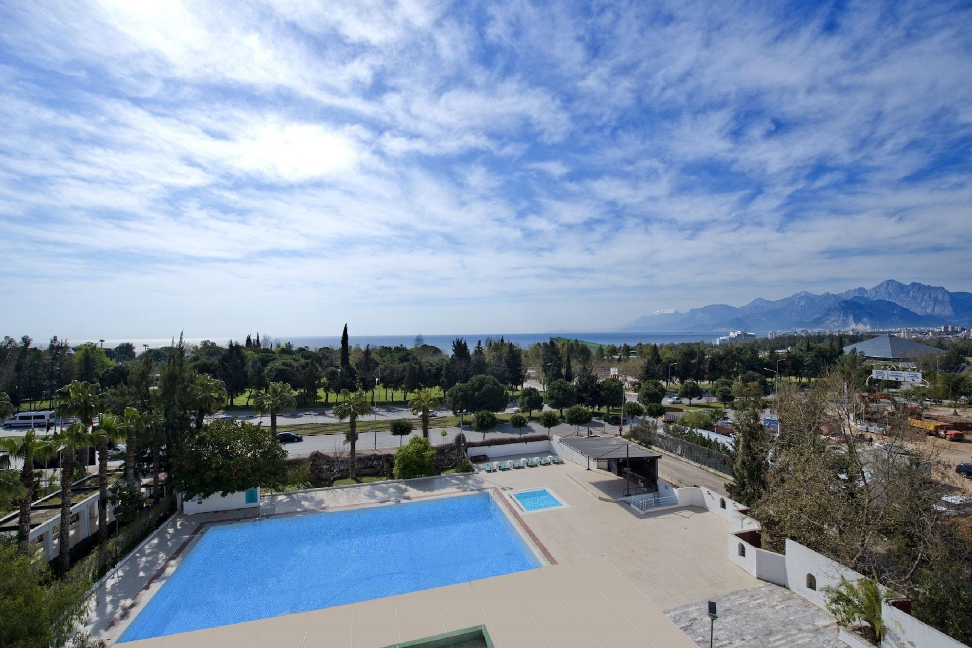 Nashira City Resort Hotel Antalya Exteriör bild